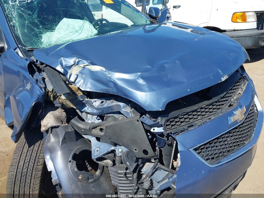 2011 CHEVROLET EQUINOX auction photo 6