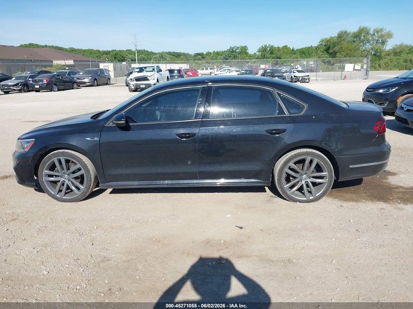 2018 Volkswagen Passat 2.0T R-Line/2.0T S VIN: 1VWAA7A32JC006351 Lot: 45271055
