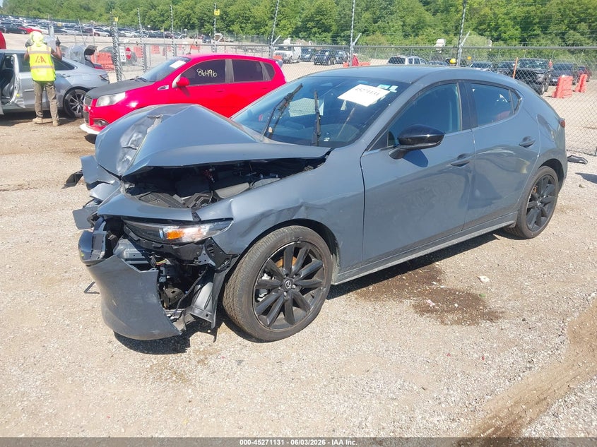 2025 MAZDA MAZDA3 auction photo 2