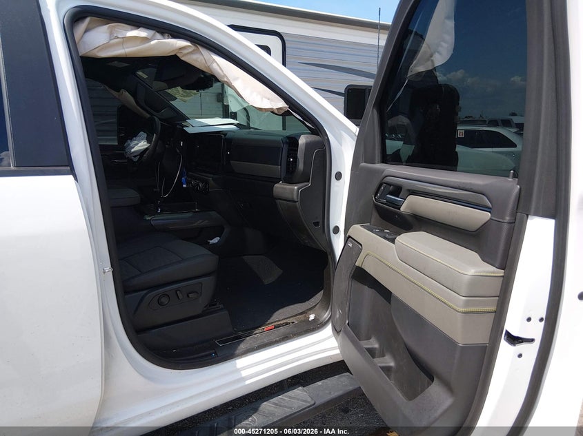 2026 Chevrolet Silverado 2500 Hd , Standard Bed, Xr2, 4Wd white Lot 111045271205 Vin 2GC4KYE79T1127046