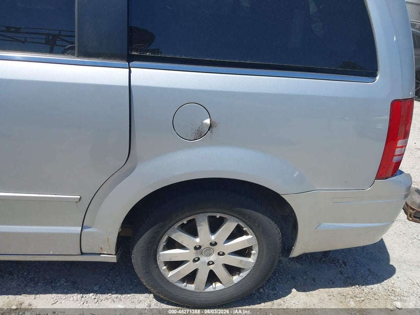2008 Chrysler Town & Country Touring VIN: 2A8HR54P98R113257 Lot: 45271388