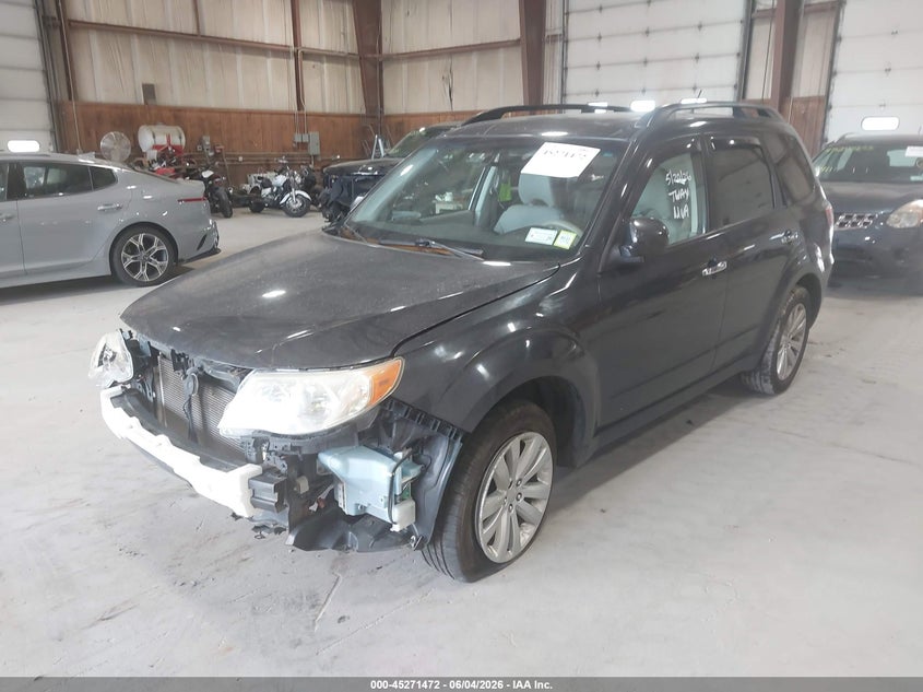 2013 SUBARU FORESTER auction photo 2