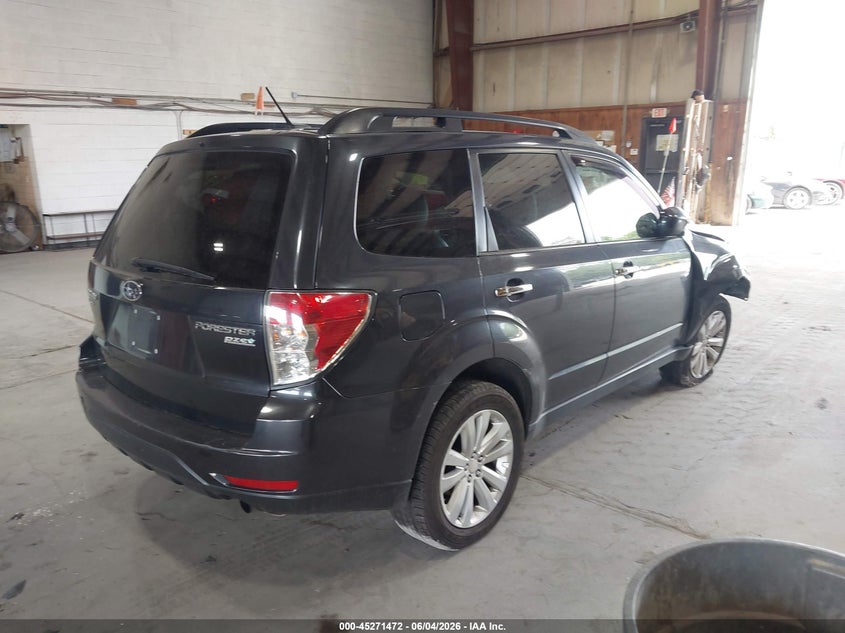2013 SUBARU FORESTER auction photo 4