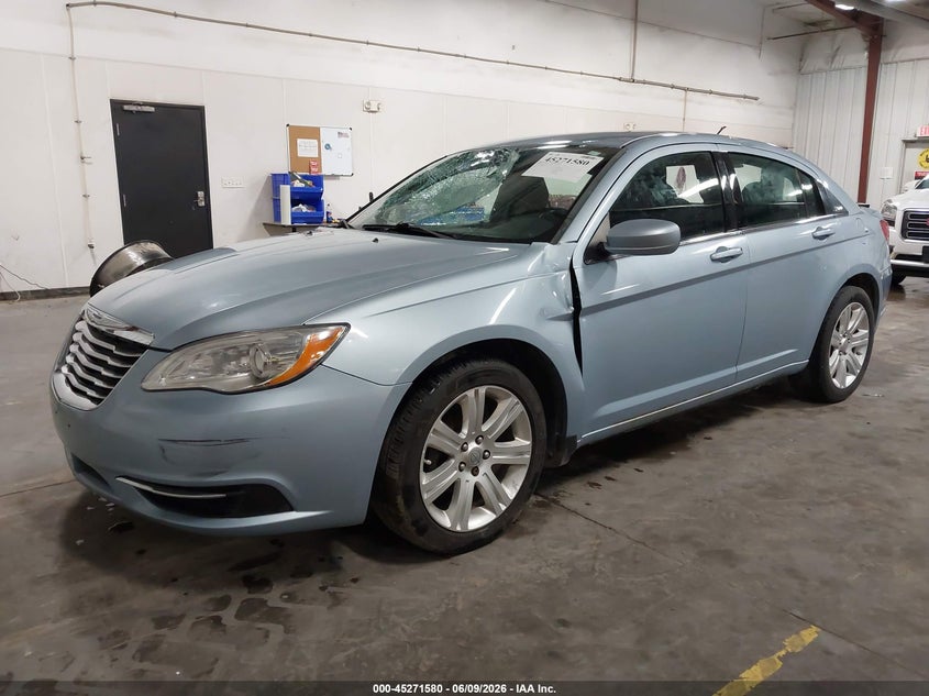 Vin: 1c3ccbbb0dn593323, lot: 45769404, chrysler 200 touring 20132