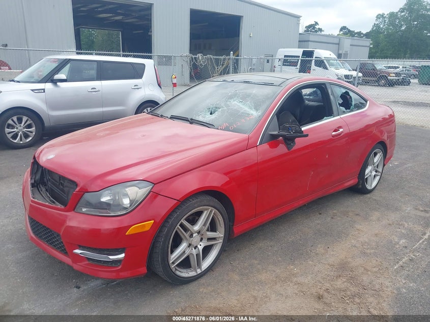 Vin: wddgj4hb7dg062832, lot: 45769700, mercedes-benz c 250 20132