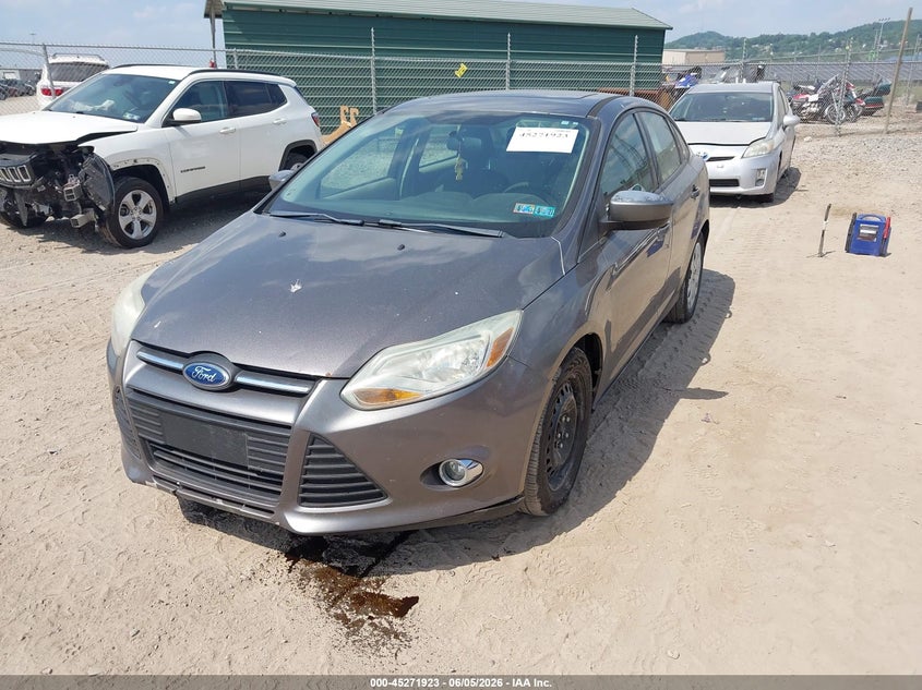 Vin: 1fahp3f29cl220674, lot: 45769747, ford focus se 20122