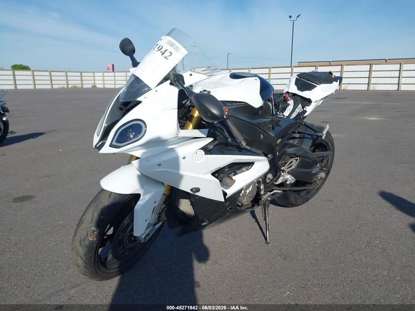 2016 BMW S 1000 auction photo 2