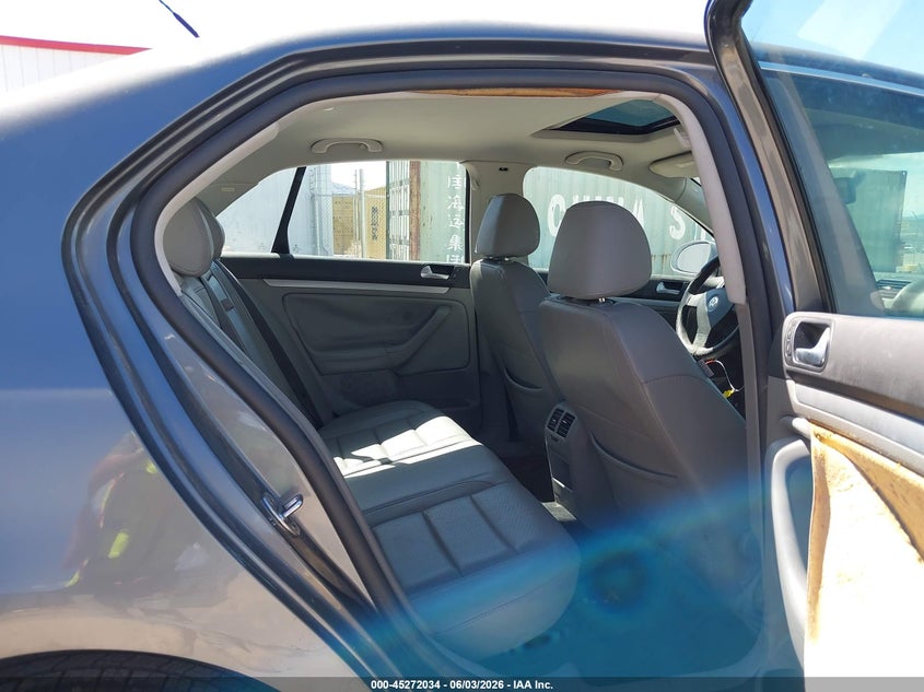 2007 Volkswagen Jetta Wolfsburg Edition VIN: 3VWEF71K37M138195 Lot: 45272034