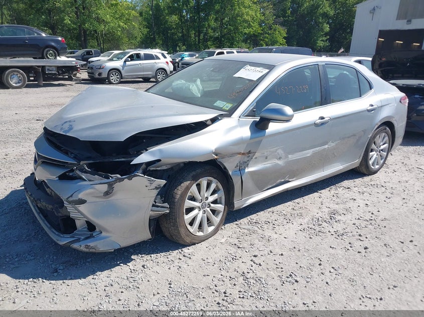 2019 TOYOTA CAMRY auction photo 2