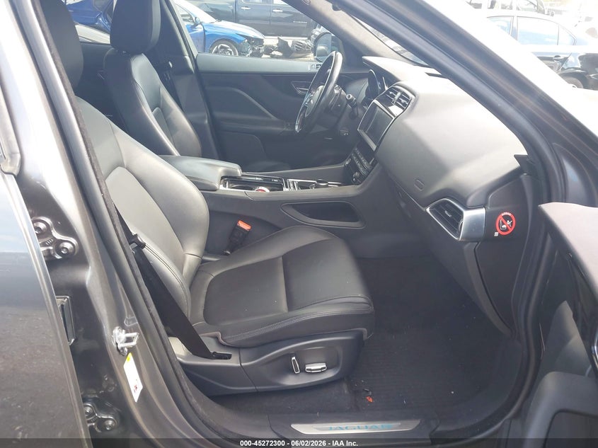 VIN SADCJ2GX1KA360842 2019 JAGUAR F-PACE 25T PREMIUM/30T PREMIUM