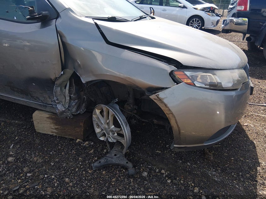 2011 KIA FORTE auction photo 6
