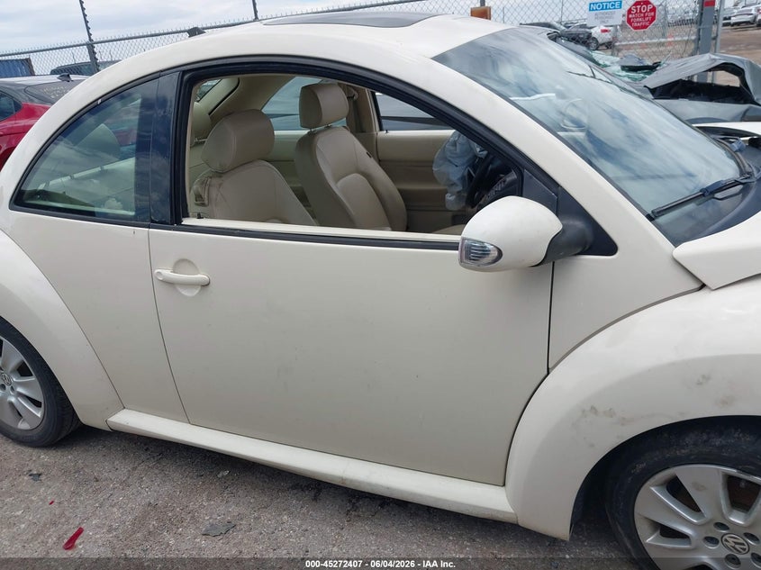 2010 Volkswagen New Beetle 2.5L VIN: 3VWRG3AG9AM034174 Lot: 45272407
