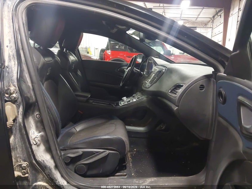 2015 CHRYSLER 200 auction photo 5