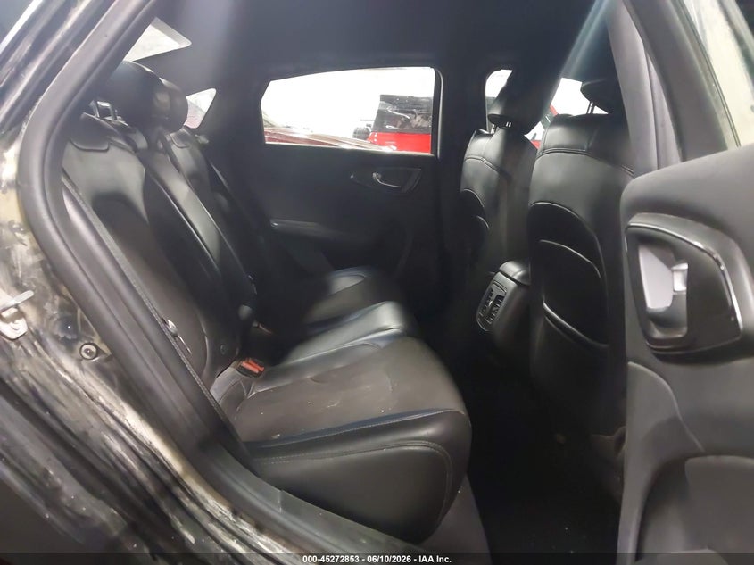 2015 CHRYSLER 200 auction photo 8
