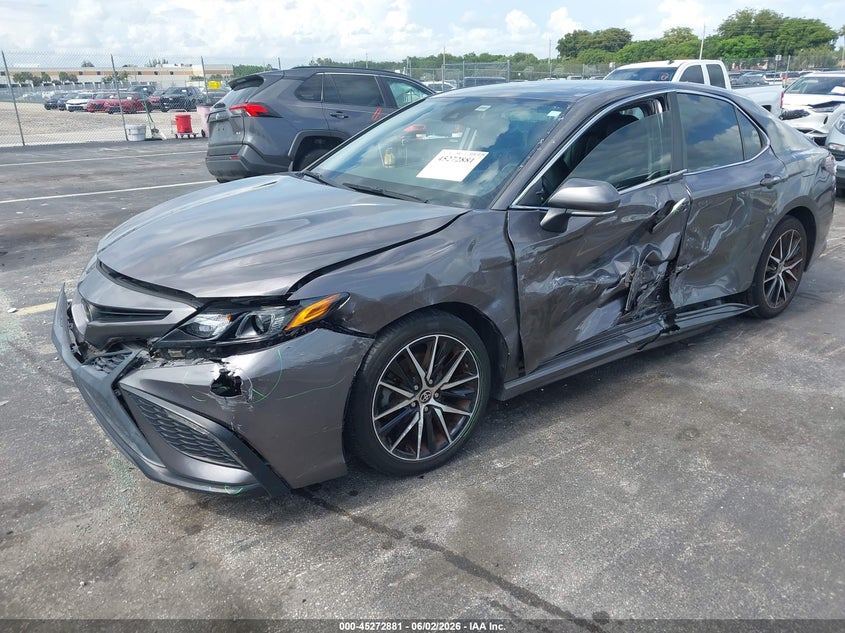 Vin: 4t1g11ak2nu651658, lot: 45770704, toyota camry se 20222
