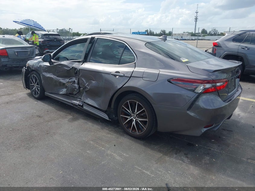 Vin: 4t1g11ak2nu651658, lot: 45770704, toyota camry se 20223