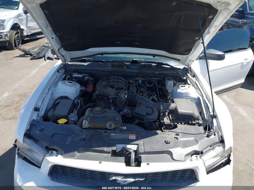 2012 Ford Mustang 3.7 V6 white Lot 111045273078 Vin 1ZVBP8AMXC5283774