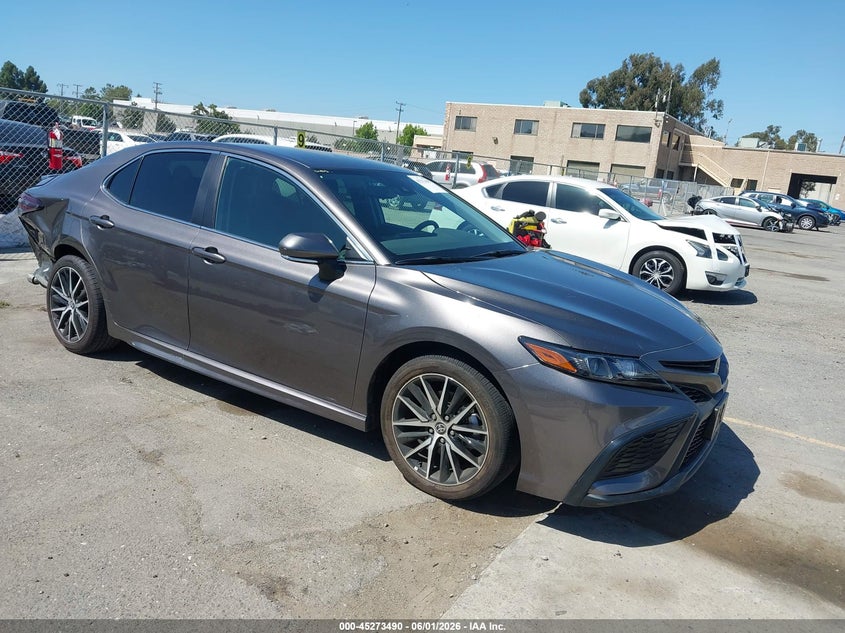 TOYOTA CAMRY SE 2024