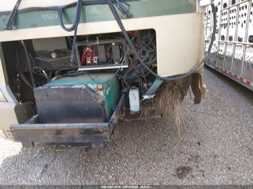 2003 FREIGHTLINER CHASSIS auction photo 6