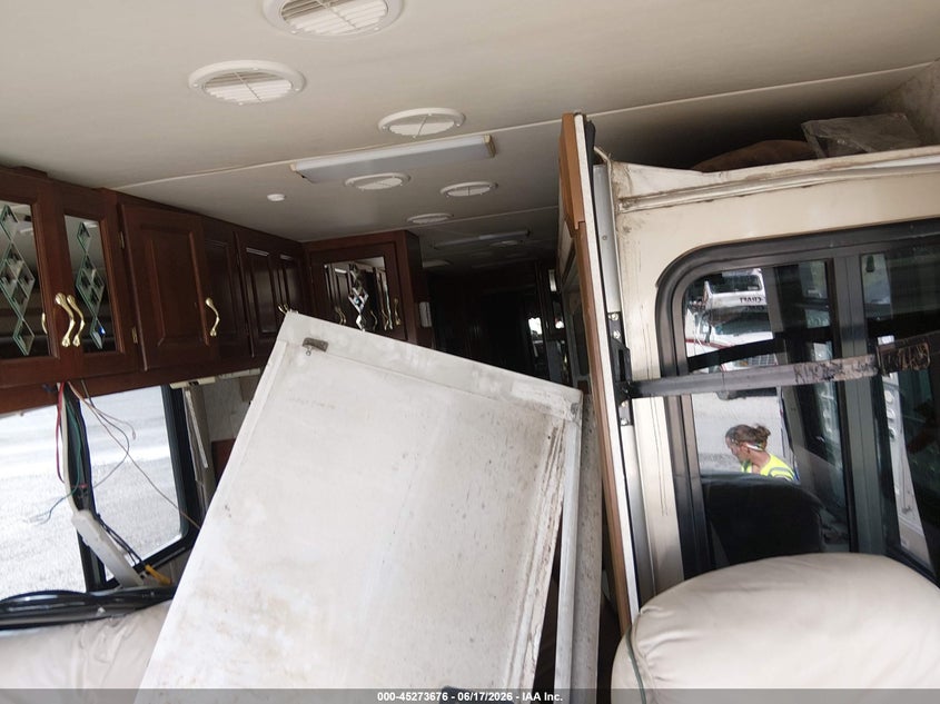 2003 FREIGHTLINER CHASSIS auction photo 8