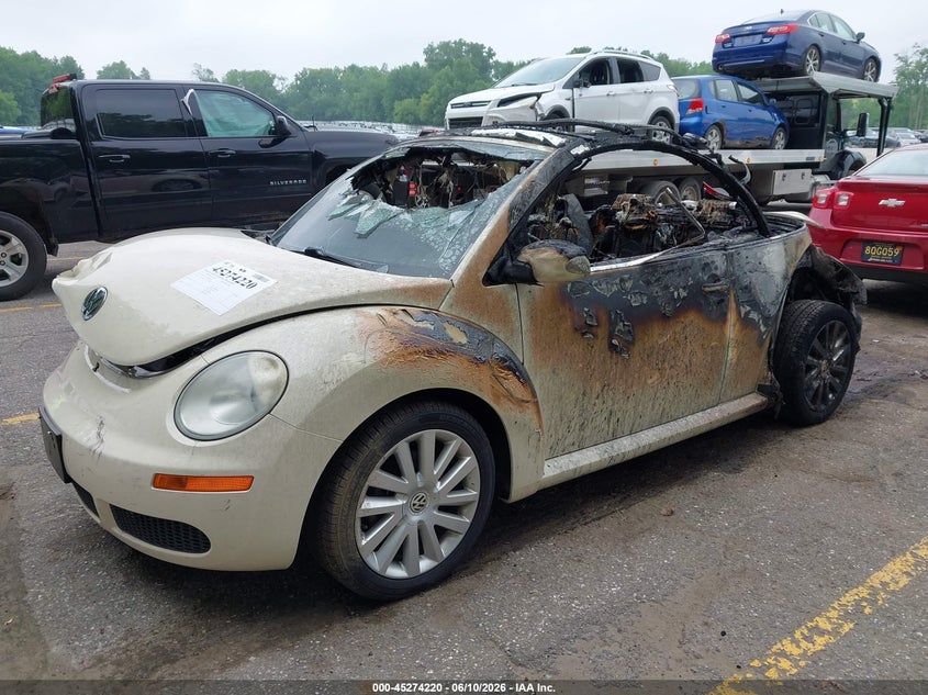 2010 VOLKSWAGEN NEW BEETLE auction photo 2