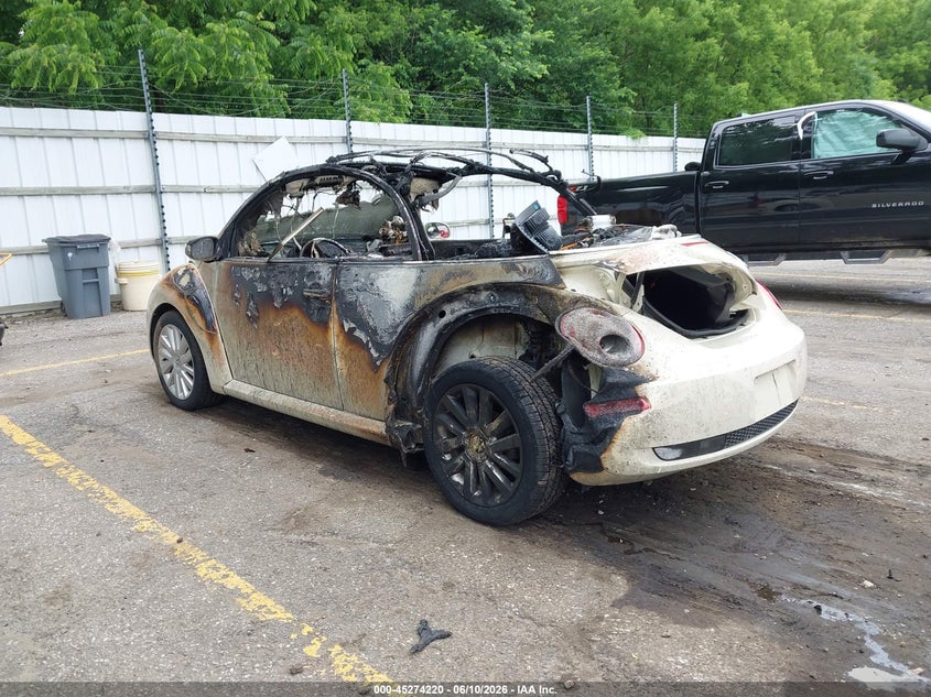 2010 VOLKSWAGEN NEW BEETLE auction photo 3