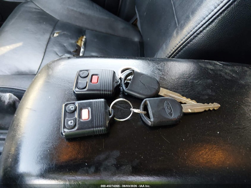 2005 Ford Escape Limited VIN: 1FMYU04185KD42412 Lot: 45274365