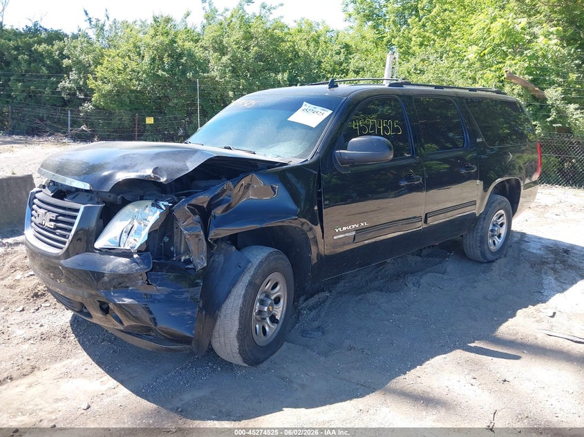 2012 GMC YUKON XL 1500 auction photo 2