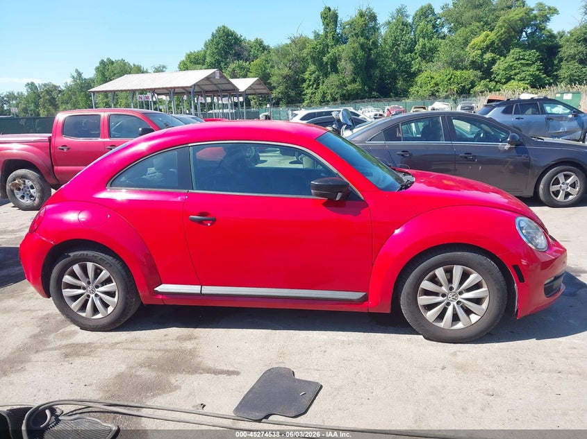 2013 Volkswagen Beetle 2.5L Entry VIN: 3VWFP7AT1DM631444 Lot: 45274538