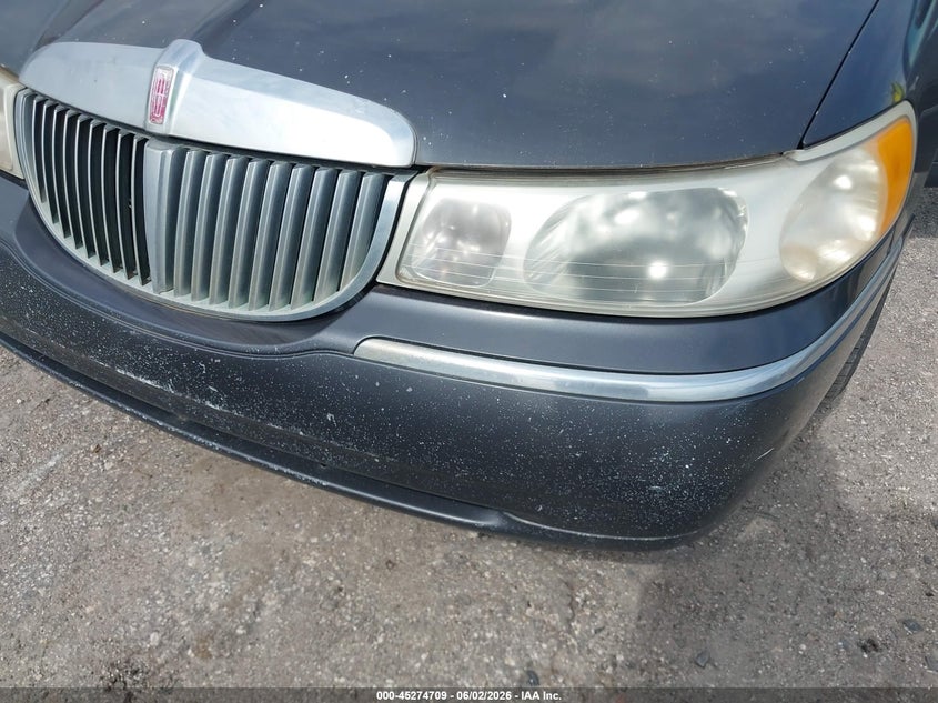 1999 Lincoln Town Car Signature VIN: 1LNHM82W5XY649355 Lot: 45274709