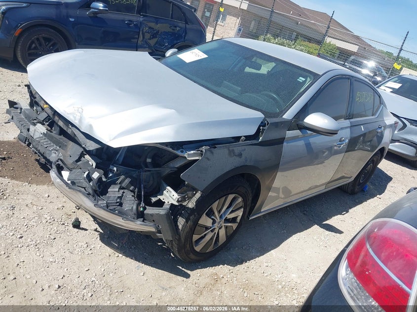 2020 NISSAN ALTIMA auction photo 2