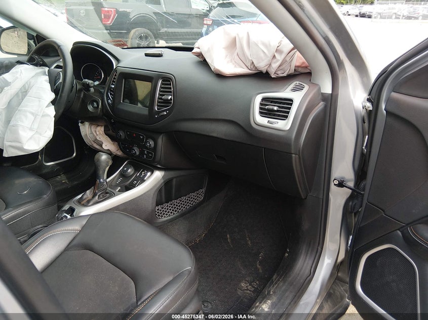 2019 JEEP COMPASS auction photo 5