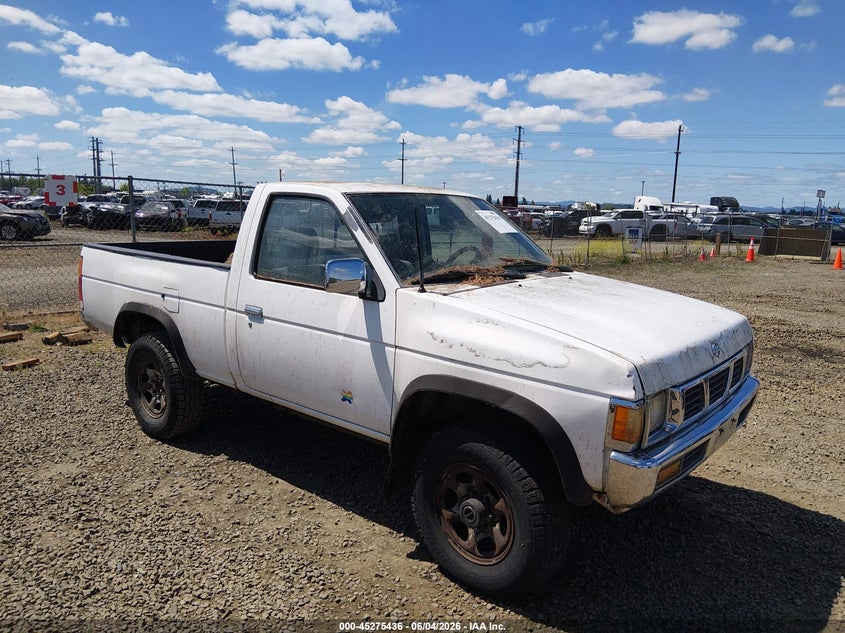 1995 NISSAN TRUCK XE