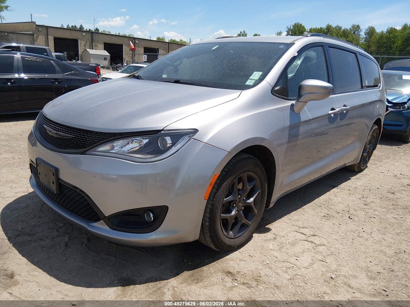 Vin: 2c4rc1bg0jr174852, lot: 45773452, chrysler pacifica touring l 20182