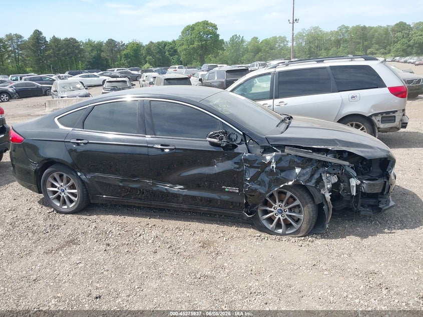 VIN 3FA6P0PU7JR105981 2018 FORD FUSION ENERGI SE LUXURY