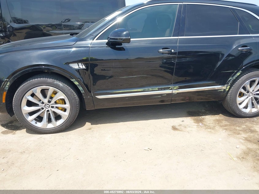 2017 Bentley Bentayga W12/W12 First Edition VIN: SJAAC2ZV1HC015687 Lot: 45275992