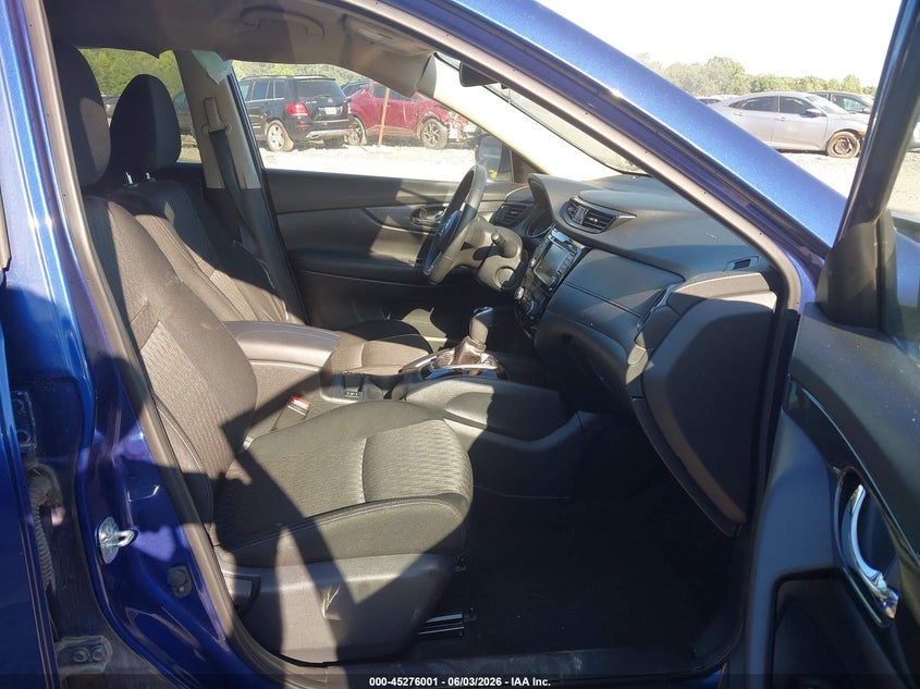 VIN KNMAT2MT2JP622555 2018 NISSAN ROGUE SV