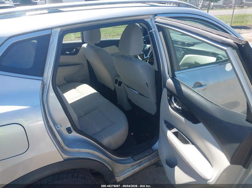 2018 NISSAN ROGUE SPORT auction photo 8