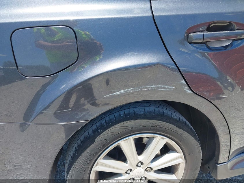 2012 SUBARU LEGACY auction photo 6