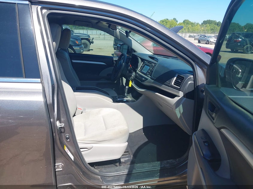 2018 Toyota Highlander Le VIN: 5TDZARFHXJS037335 Lot: 45276402