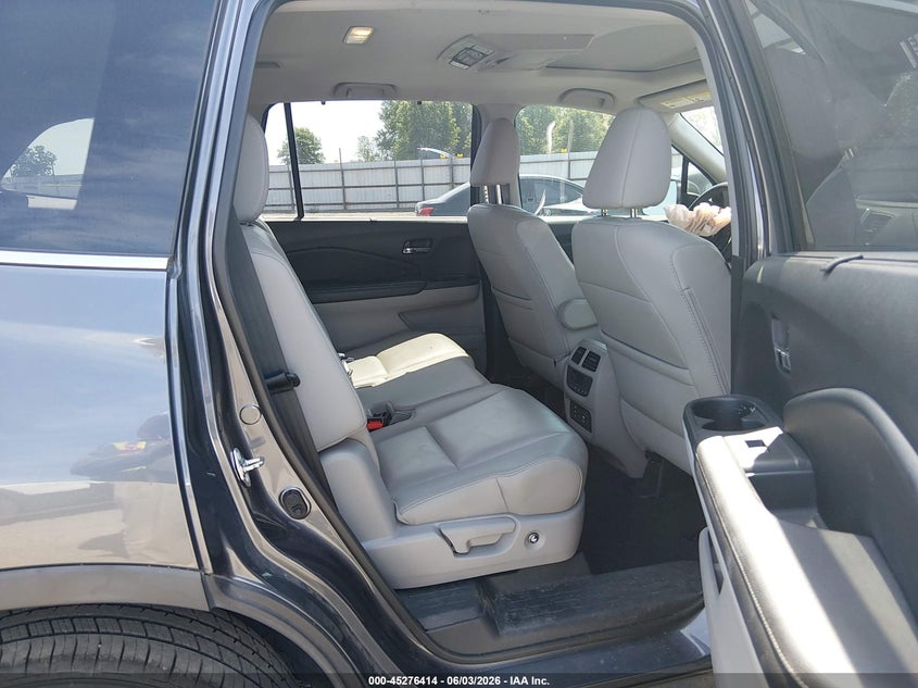 2017 HONDA PILOT auction photo 8