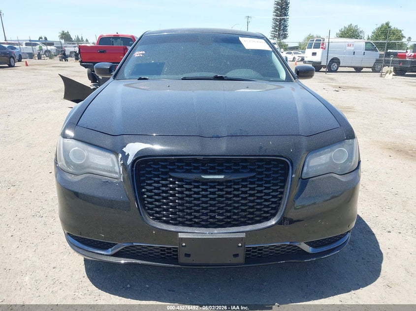 2018 Chrysler 300 Touring VIN: 2C3CCAAG2JH216598 Lot: 45276492