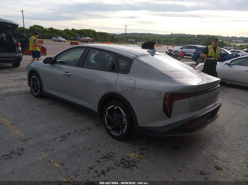 2025 KIA K4 auction photo 3