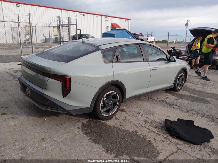 2025 KIA K4 auction photo 4
