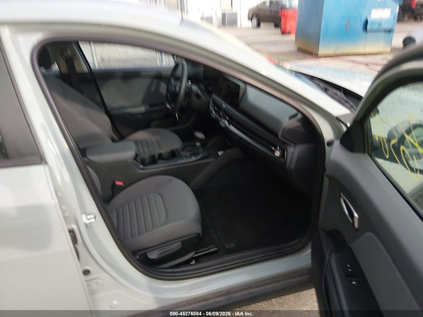 2025 KIA K4 auction photo 5