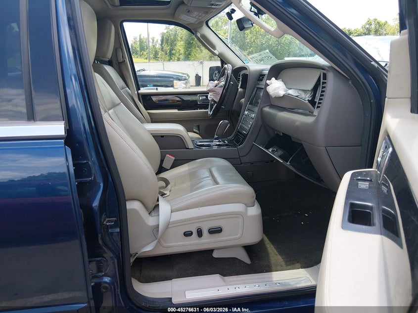 2017 LINCOLN NAVIGATOR auction photo 5