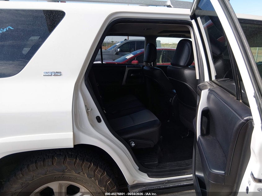 2018 TOYOTA 4RUNNER SR5 PREMIUM — Photo 8