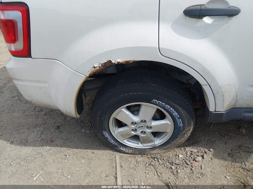 2012 FORD ESCAPE auction photo 6