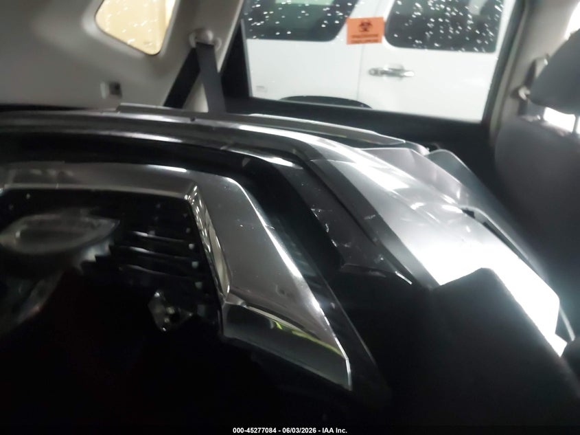 2018 NISSAN ROGUE auction photo 8