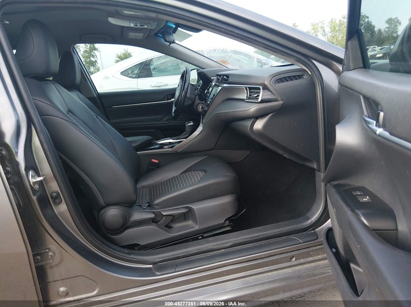 TOYOTA CAMRY - zdjęcie 5